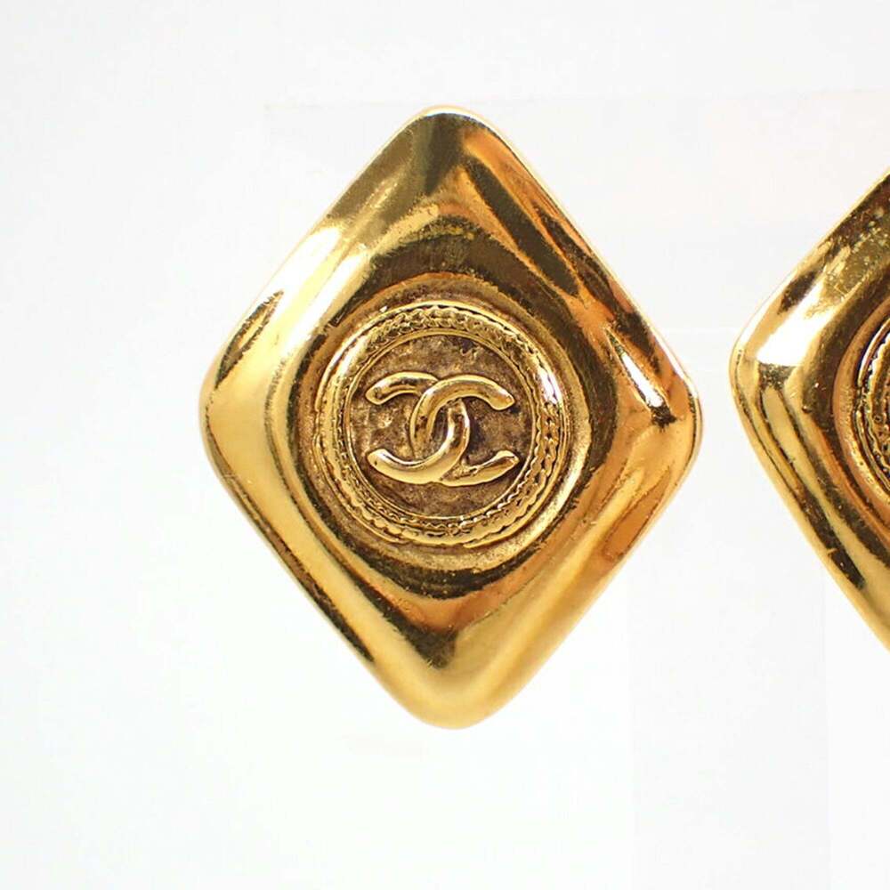 CHANEL Authentic Earrings - Picture 4 of 10